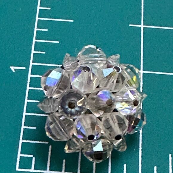 Vintage Laguna AB Crystal cluster earrings clip back - Picture 2 of 8
